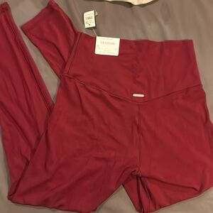 Aerie chill play move leggings in red NWT